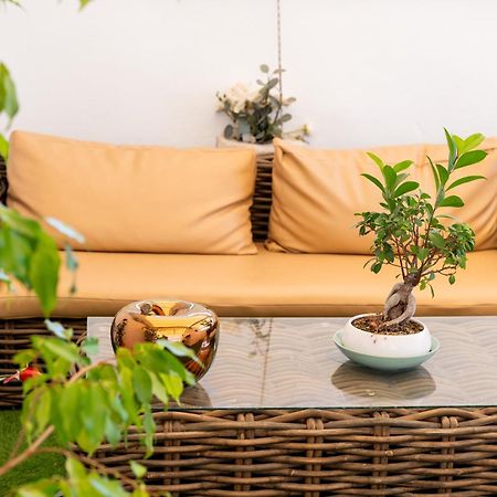 Palazzo Nicolaus Del Borgo Antico Bed & Breakfast Bari Bagian luar foto